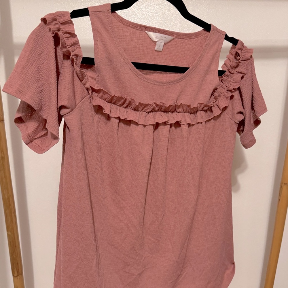 Small pink open shoulder shirt